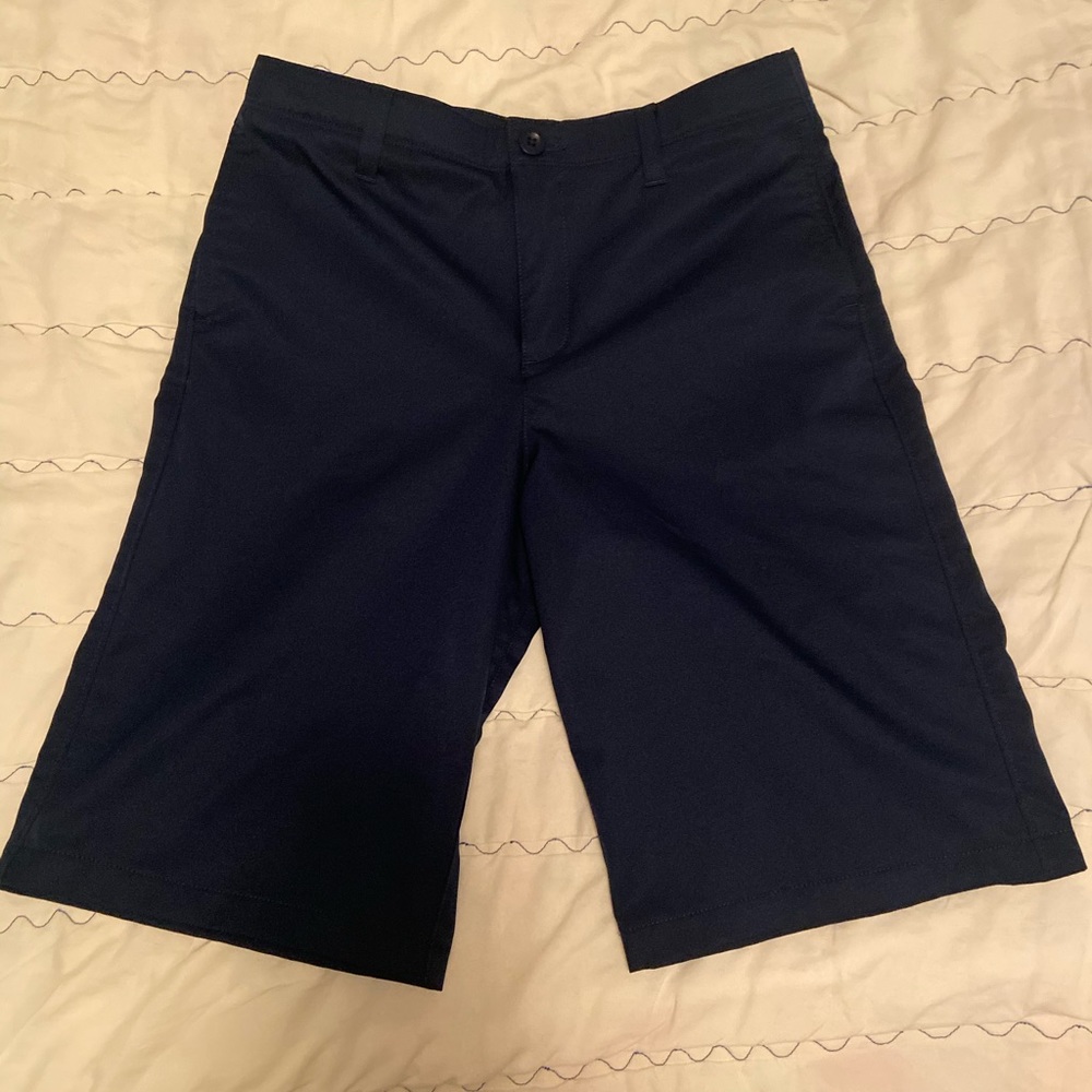 Boys Under Armour loose fit shorts